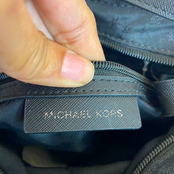MICHAEL KORS Black Nylon Cross body purse with star design. Adjustable … - Picture 5 of 10